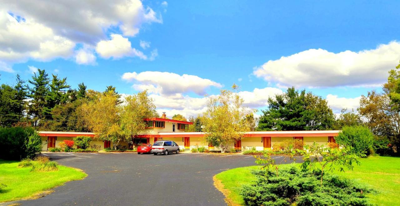 The Usonian Inn Llc Спринг-Грин Экстерьер фото