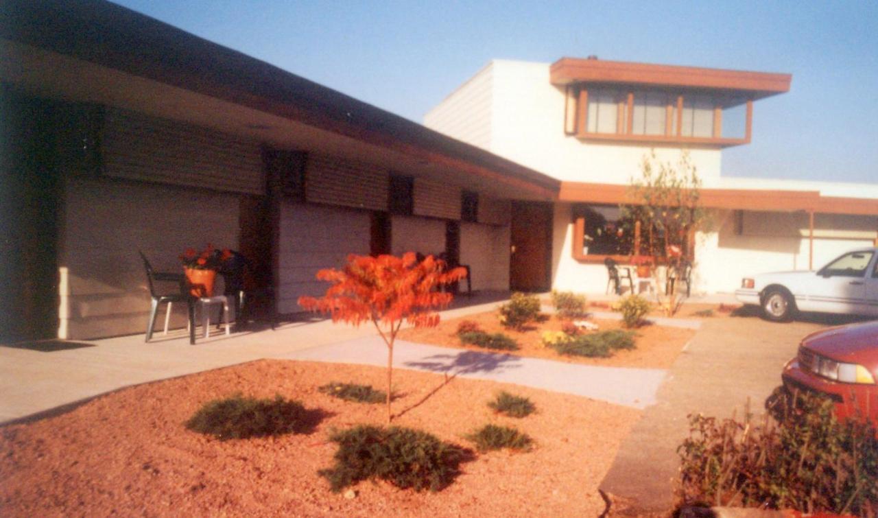 The Usonian Inn Llc Спринг-Грин Экстерьер фото